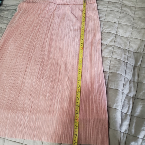 *SOLD* Pink pleated maxi skirt - Picture 11 of 12